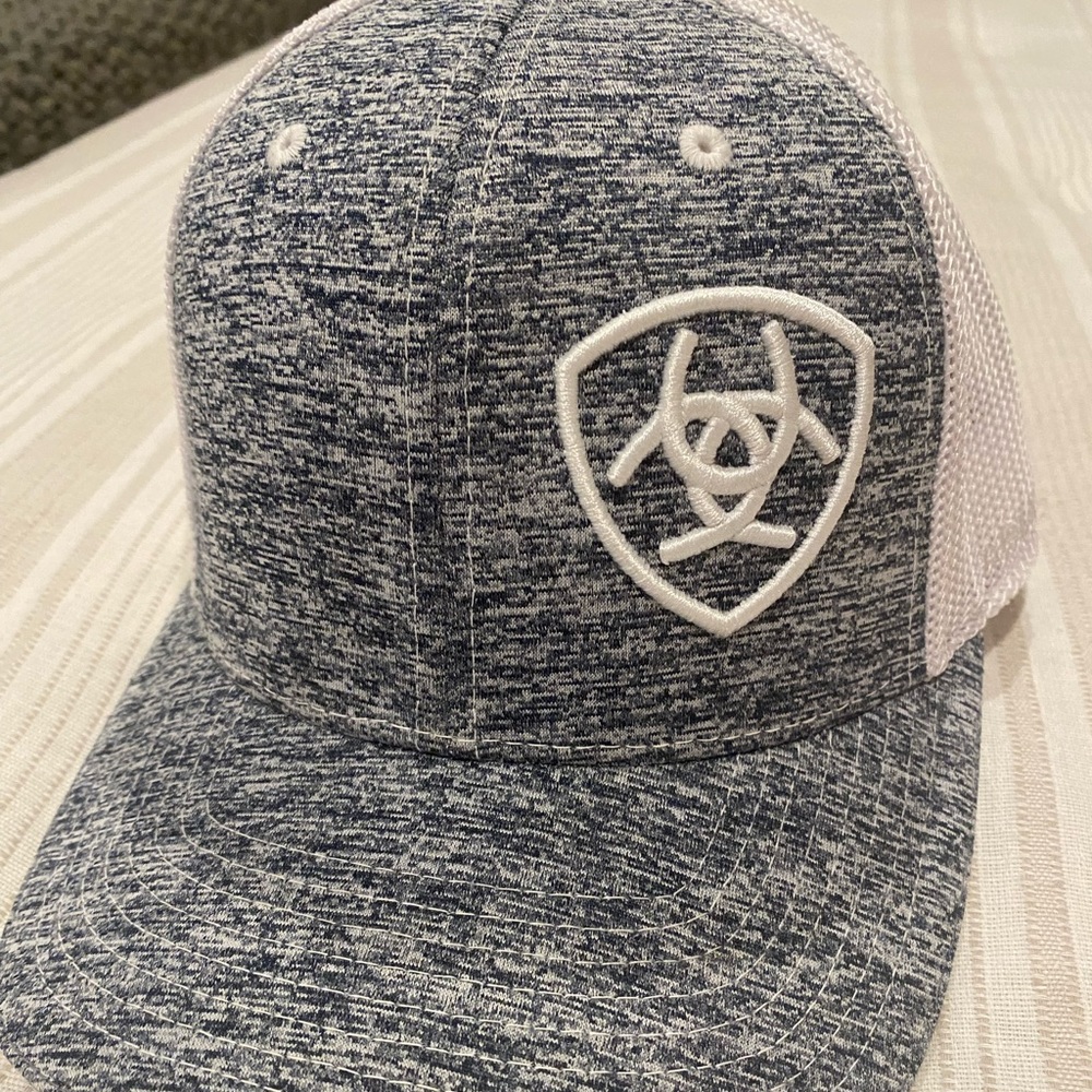 Mens Ariat hat.
